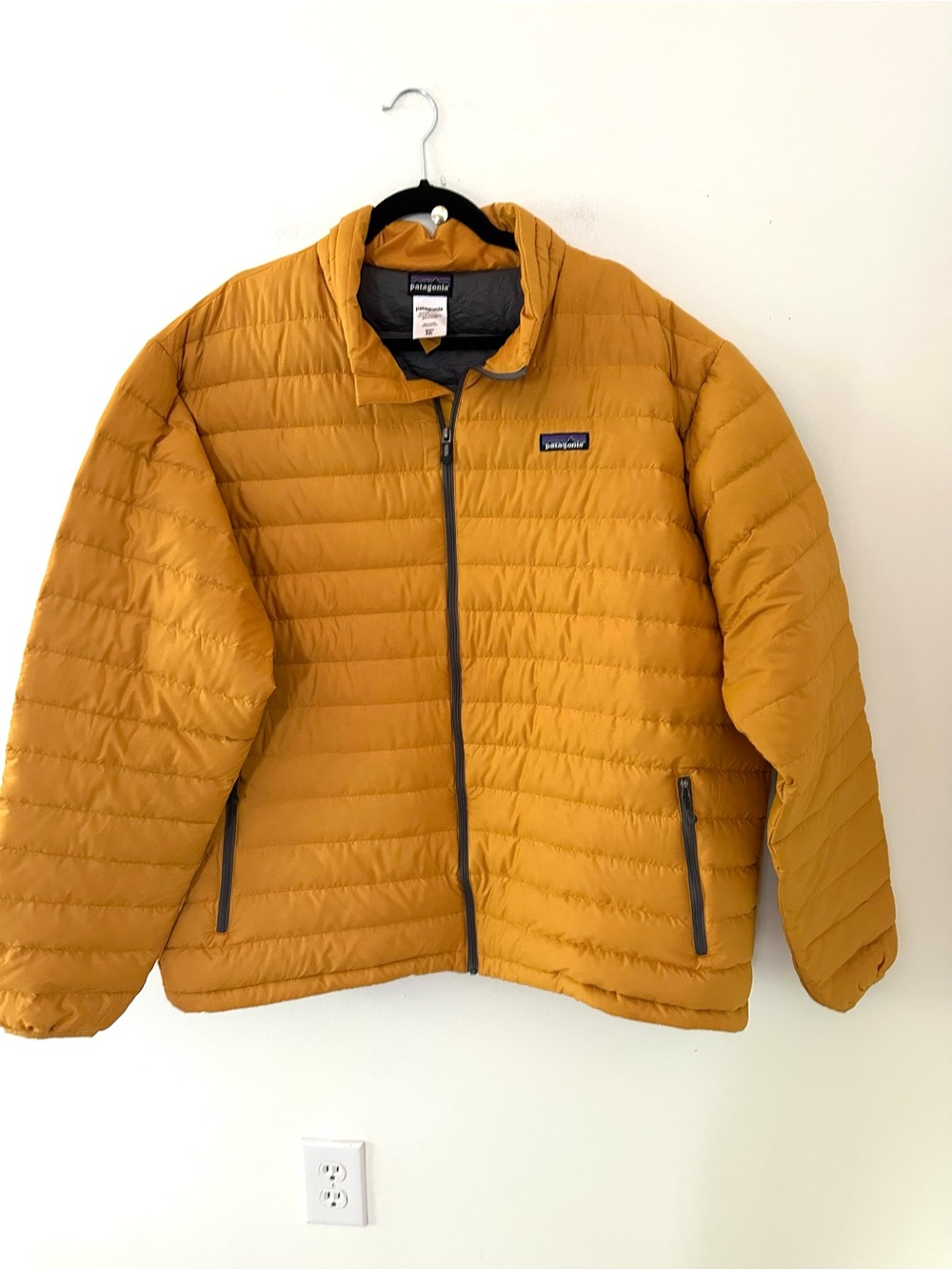 Men’s Patagonia Down Sweater Jacket Yellow Gold Size XXL Puffer Full Zip